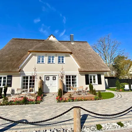 Traumhaus Unter Reet Deluxe * Ostseeheilbad Zingst