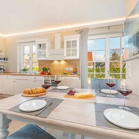 Traumhaus Unter Reet Deluxe * Ostseeheilbad Zingst