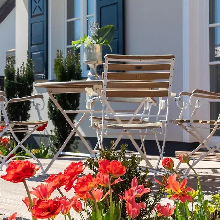 Traumhaus Unter Reet Deluxe * Ostseeheilbad Zingst